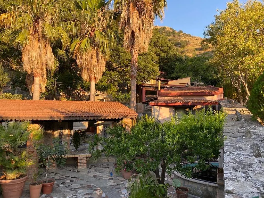Il Casale Del Vecchio Borgo Guest House Oliveto  Country house Oliveto (Reggio Calabria)